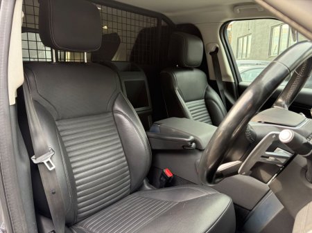 2022 Land Rover Discovery - photo 4