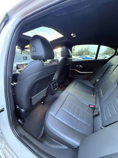 2021 BMW 3-Series - photo 21