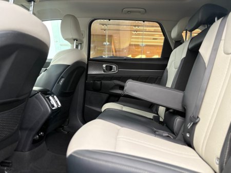 2023 Kia Sorento - photo 4