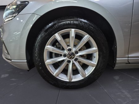 2022 Volkswagen Passat - photo 10