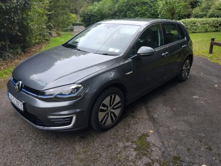 2020 Volkswagen Golf - photo 2