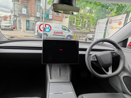 2025 Tesla Model 3 - photo 8