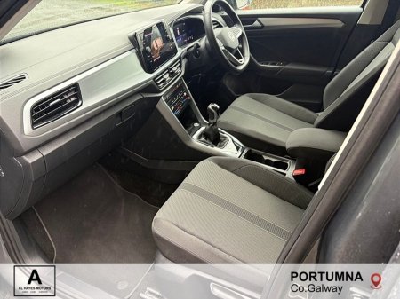 2025 Volkswagen T-Roc - photo 4