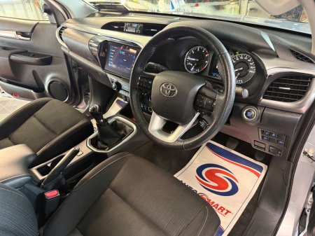 2025 Toyota Hilux - photo 9