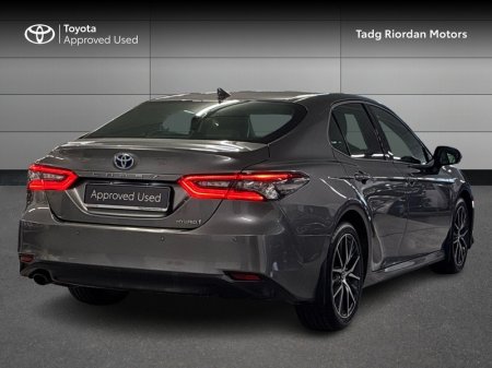2024 Toyota Camry - photo 2