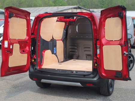 2025 Ford Transit Courier - photo 2