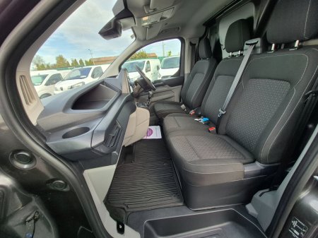 2025 Ford Transit Custom - photo 16