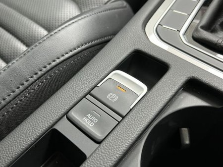 2020 Volkswagen Passat - photo 35
