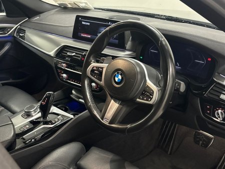 2020 BMW 5-Series - photo 6
