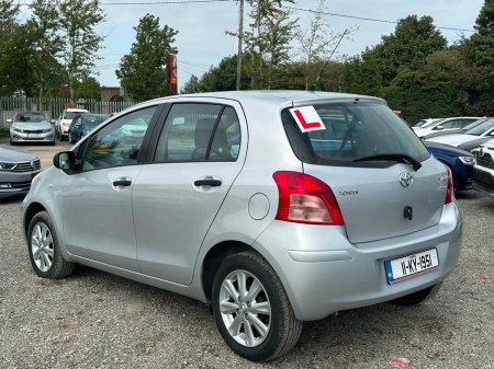 2011 Toyota Yaris - photo 6