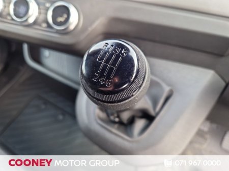 2027 Nissan Interstar - photo 11