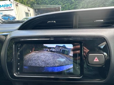 2019 Toyota Vitz - photo 11