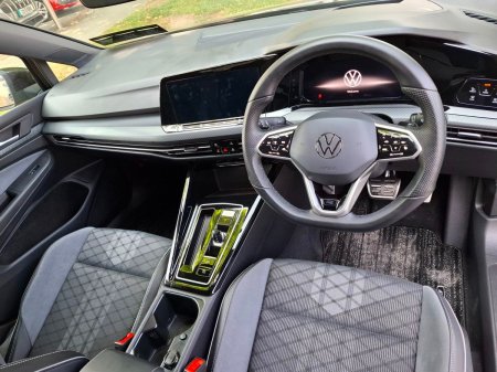 2024 Volkswagen Golf - photo 14