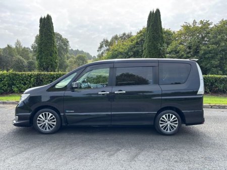 2015 Nissan Serena - photo 4