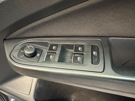 2020 Volkswagen Golf - photo 10