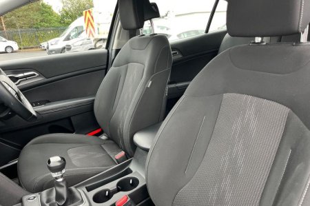 2025 Kia Sportage - photo 19
