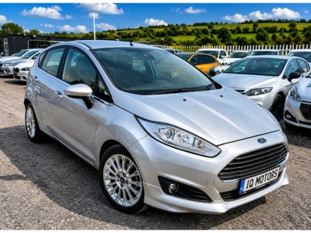 2016 Ford Fiesta - photo 1