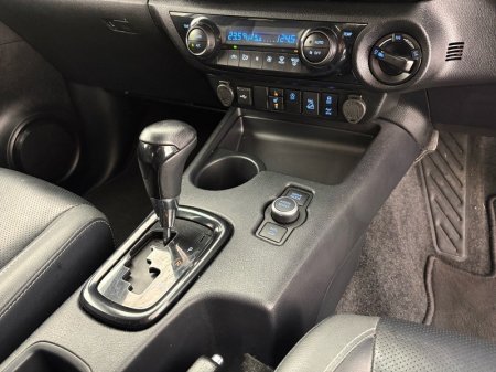 2025 Toyota Hilux - photo 15