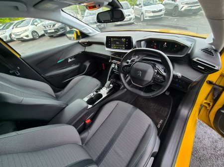 2021 Peugeot 208 - photo 8