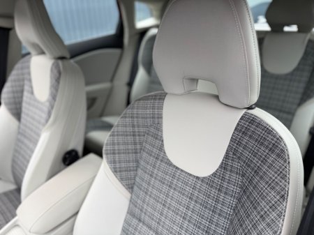 2018 Volvo V40 - photo 49