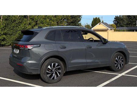2025 Volkswagen Tiguan - photo 10