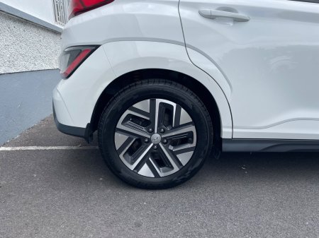 2022 Hyundai KONA - photo 2