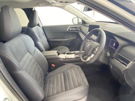 2026 Mitsubishi Outlander - photo 4