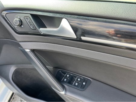 2020 Volkswagen Golf - photo 24