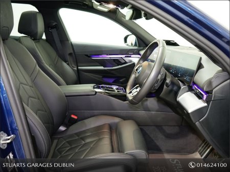 2025 BMW 5-Series - photo 25