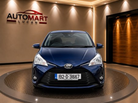 2019 Toyota Vitz - photo 2