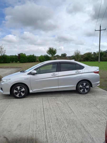 2016 Honda Grace - photo 2