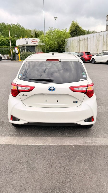 2019 Toyota Vitz - photo 15