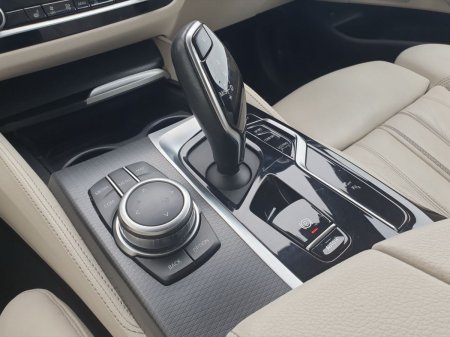 2022 BMW 5-Series - photo 10