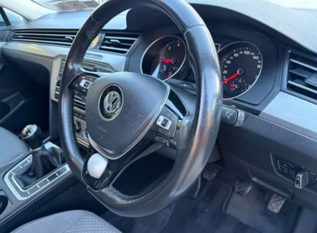 2017 Volkswagen Passat - photo 15