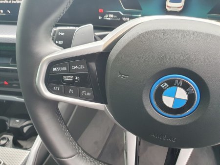 2025 BMW 3-Series - photo 17