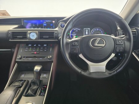 2019 Lexus IS - photo 7