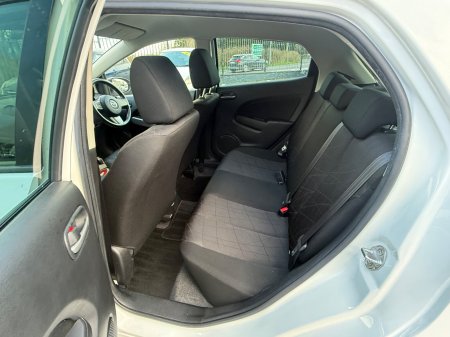 2014 Mazda Demio - photo 14