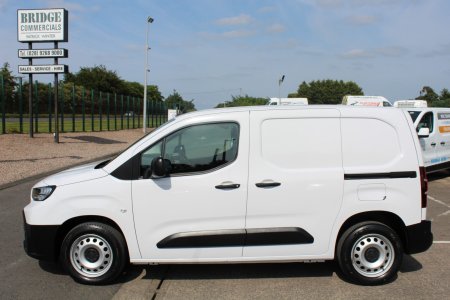 2025 Toyota Proace City - photo 3