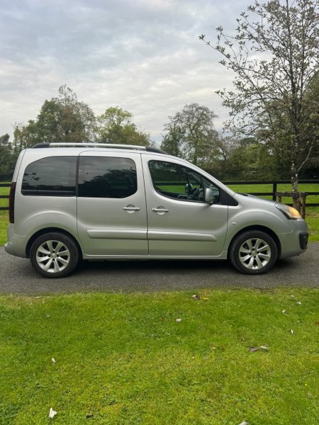 2017 Peugeot Partner Tepee - photo 2