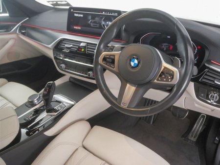 2024 BMW 5-Series - photo 6
