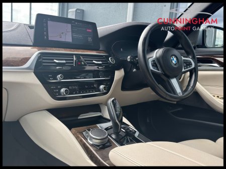 2020 BMW 5-Series - photo 10