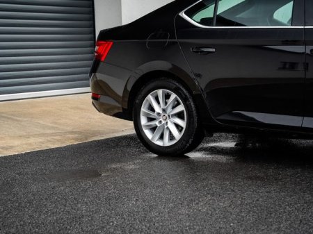 2022 Skoda Superb - photo 4