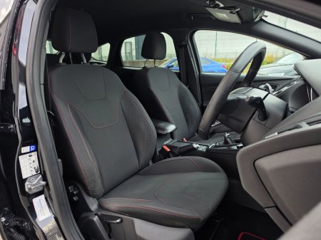 2017 Ford Focus - photo 31