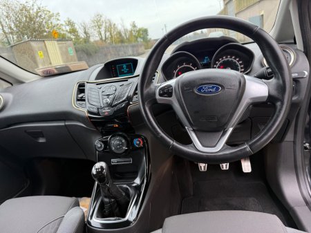 2015 Ford Fiesta - photo 10