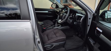 2025 Toyota Hilux - photo 5