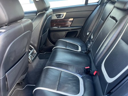 2015 Jaguar XF - photo 26