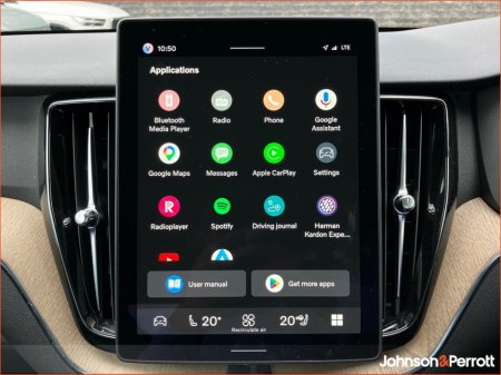 2025 Volvo XC60 - photo 10