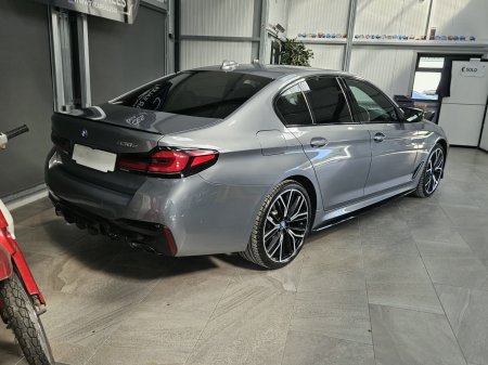 2022 BMW 5-Series - photo 3