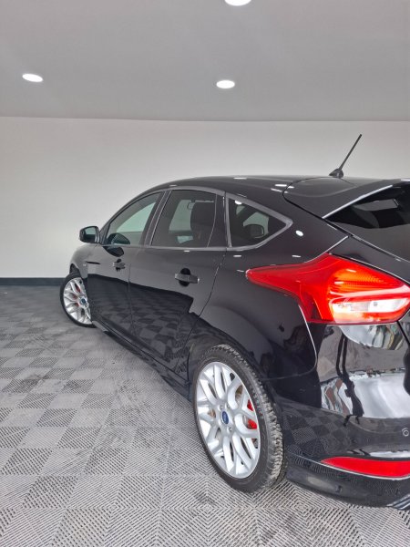 2017 Ford Focus - photo 16