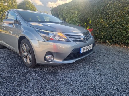 2015 Toyota Avensis D-4D 125 (2.0) Aura Tourer
